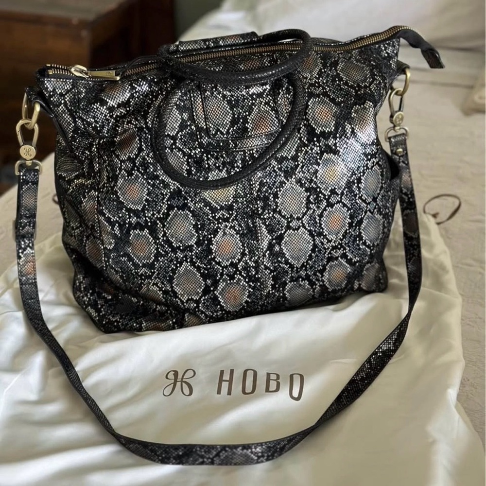 HOBO Black and Gray Snake Pattern Hobo Bag